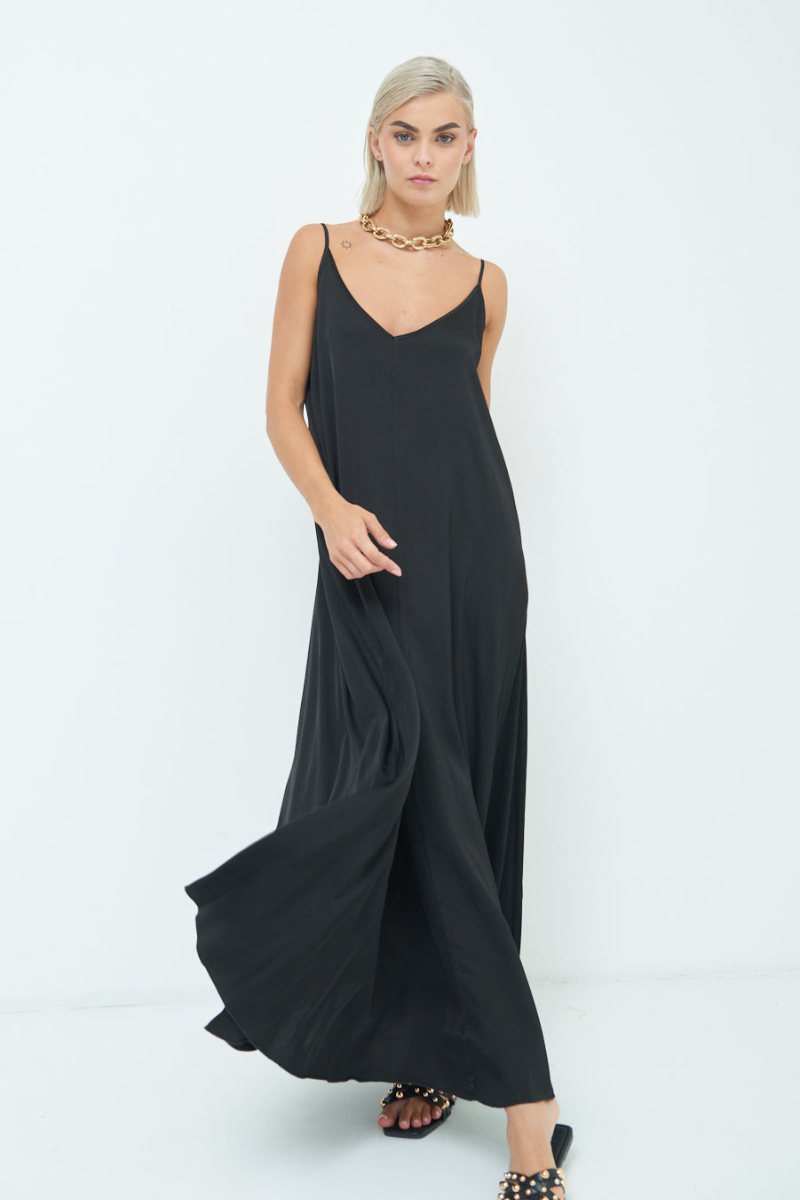 V-NECK MAXI KJÓLL