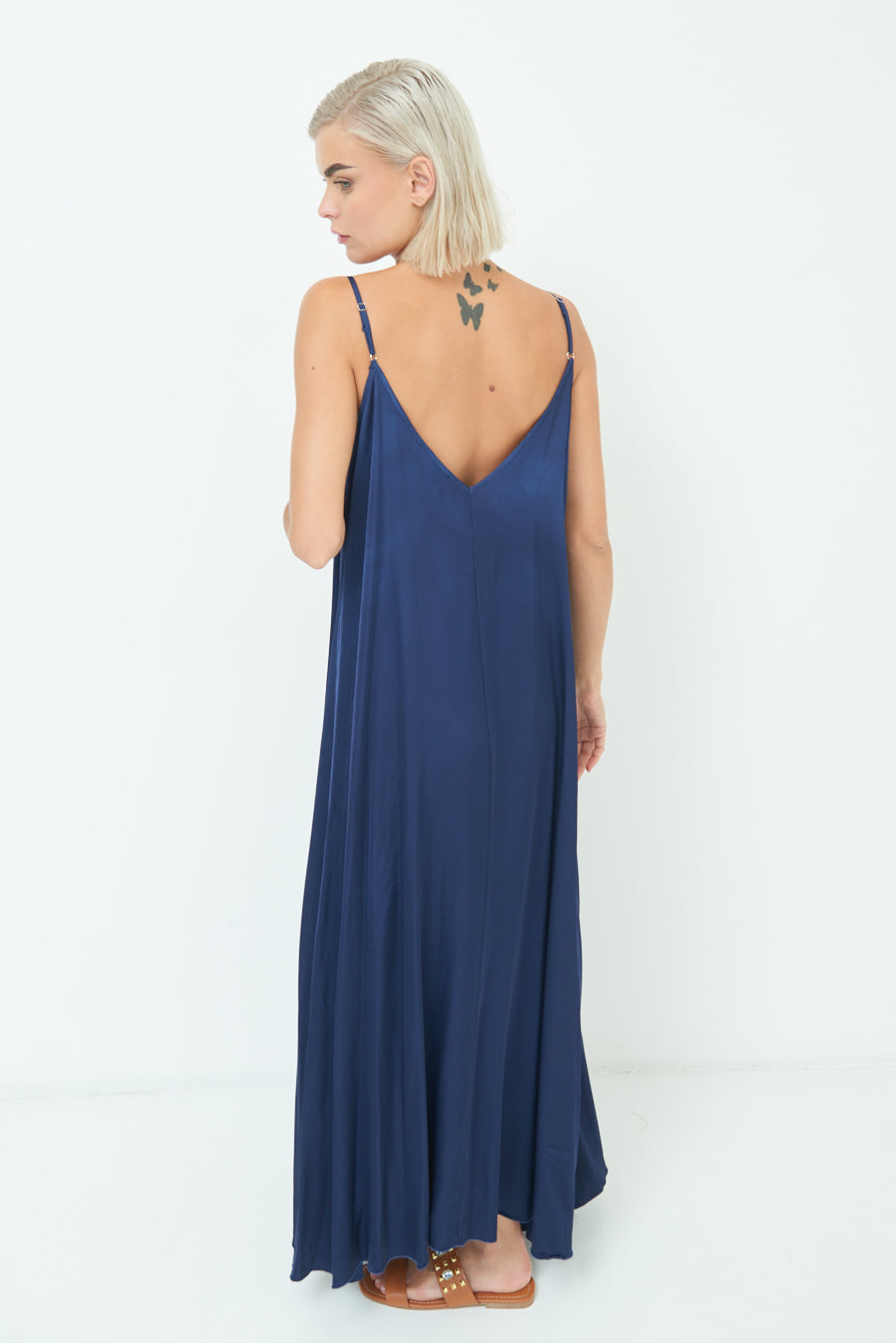 V-NECK MAXI DRESS